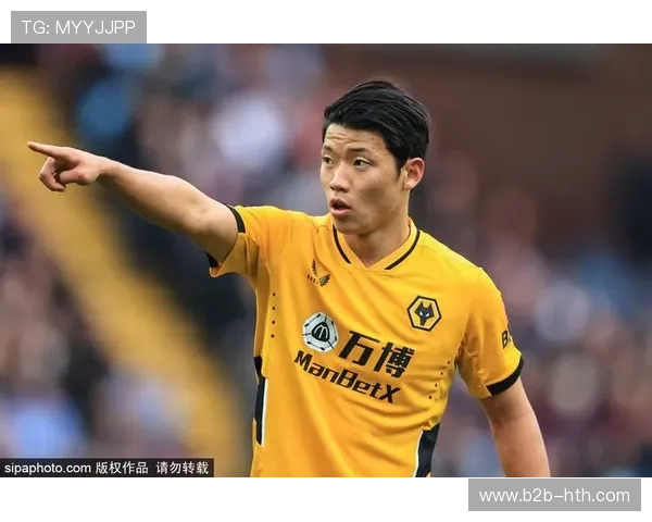 狼队前锋黄喜灿受困包夹，70分钟零射门被换下