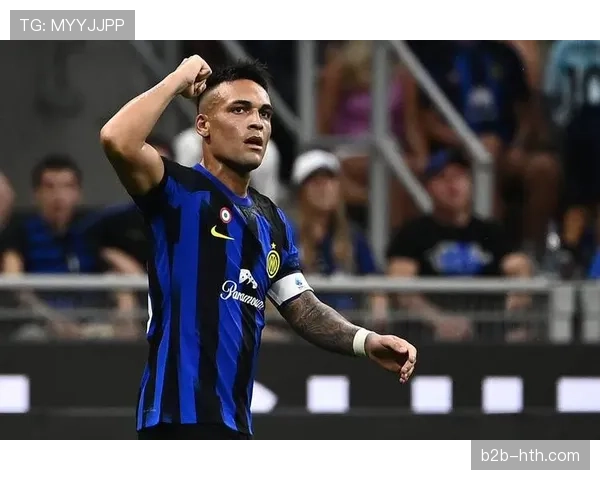 经典瞬间:劳塔罗打入赛季第30球,冲向场边与儿子共同庆祝 经典瞬间:劳塔罗打入赛季第30球,冲向场边与儿子共同庆祝